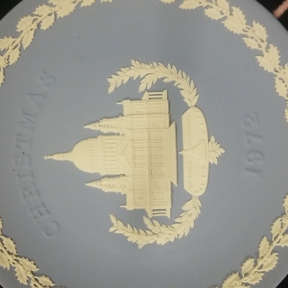 Vintage 50 yr Christmas 1972 St. Paul's Cathedral Plate 8" Wedgwood En… - Picture 4 of 9
